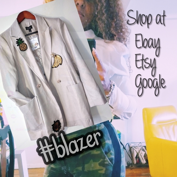 WOMEN'S APPAREL, CLOTHING - Picture 4 of 8